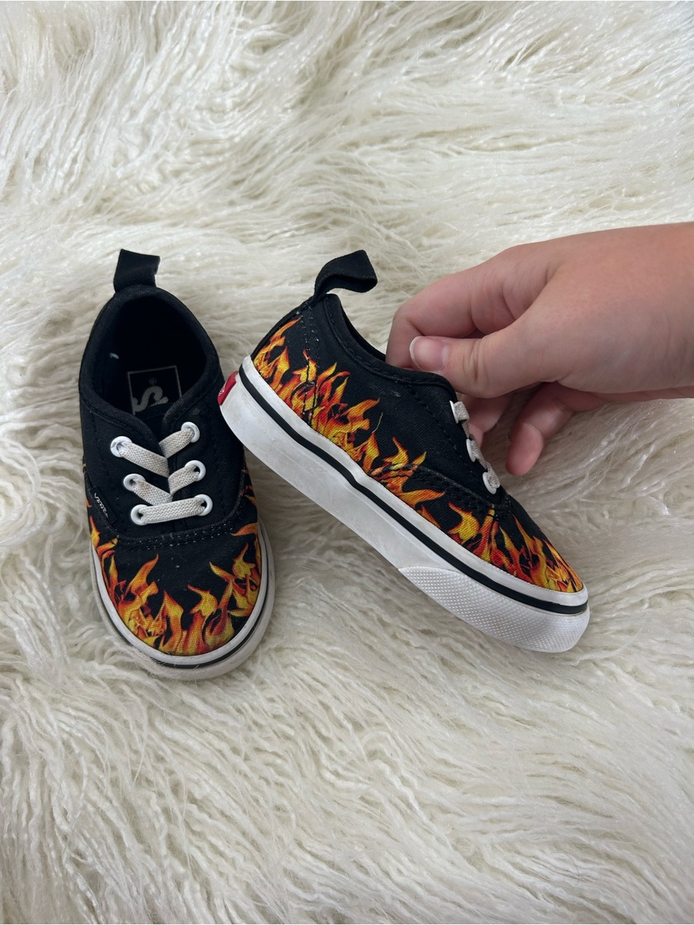 Vans Kids Authentic Elastic Lace Digi Flame Black Sneakers Size 6 - Picture 2 of 9